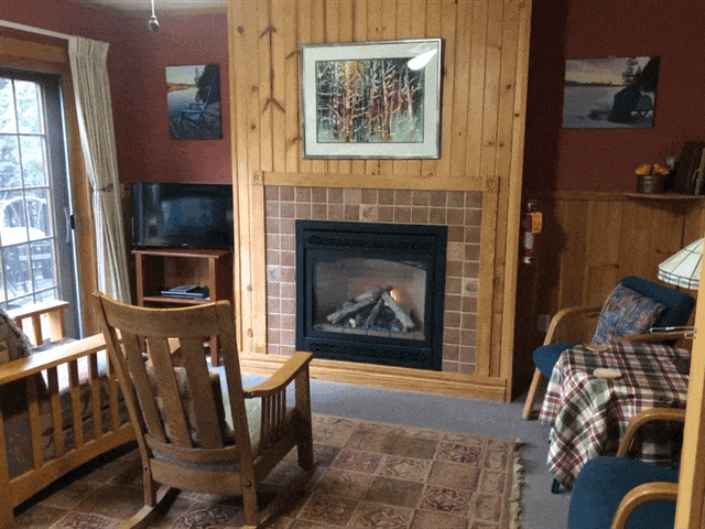 Barbara&#8217;s Suite, Poplar Creek and Canoe Outfitting